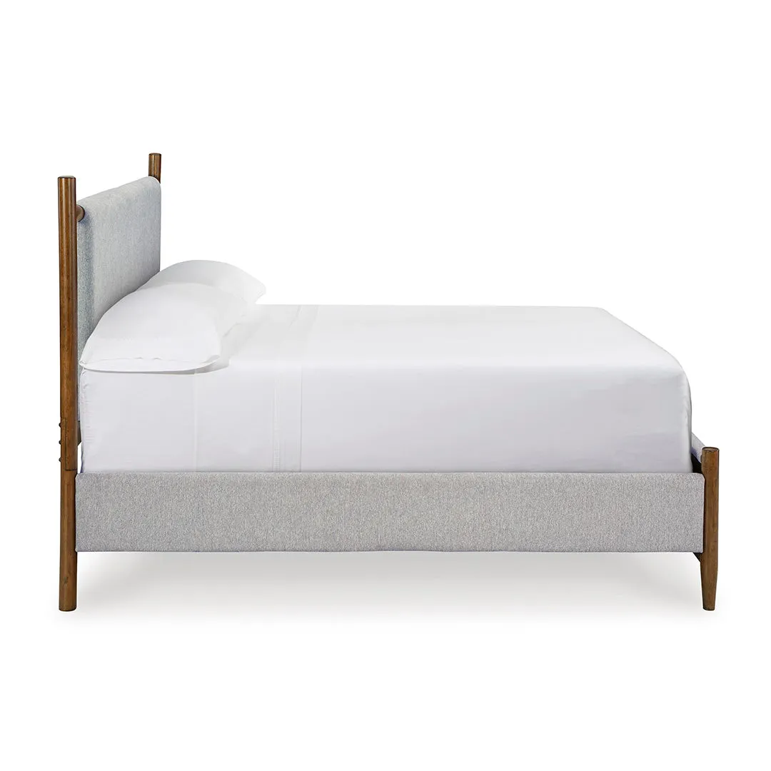 King Lyncott Upholstered Bed