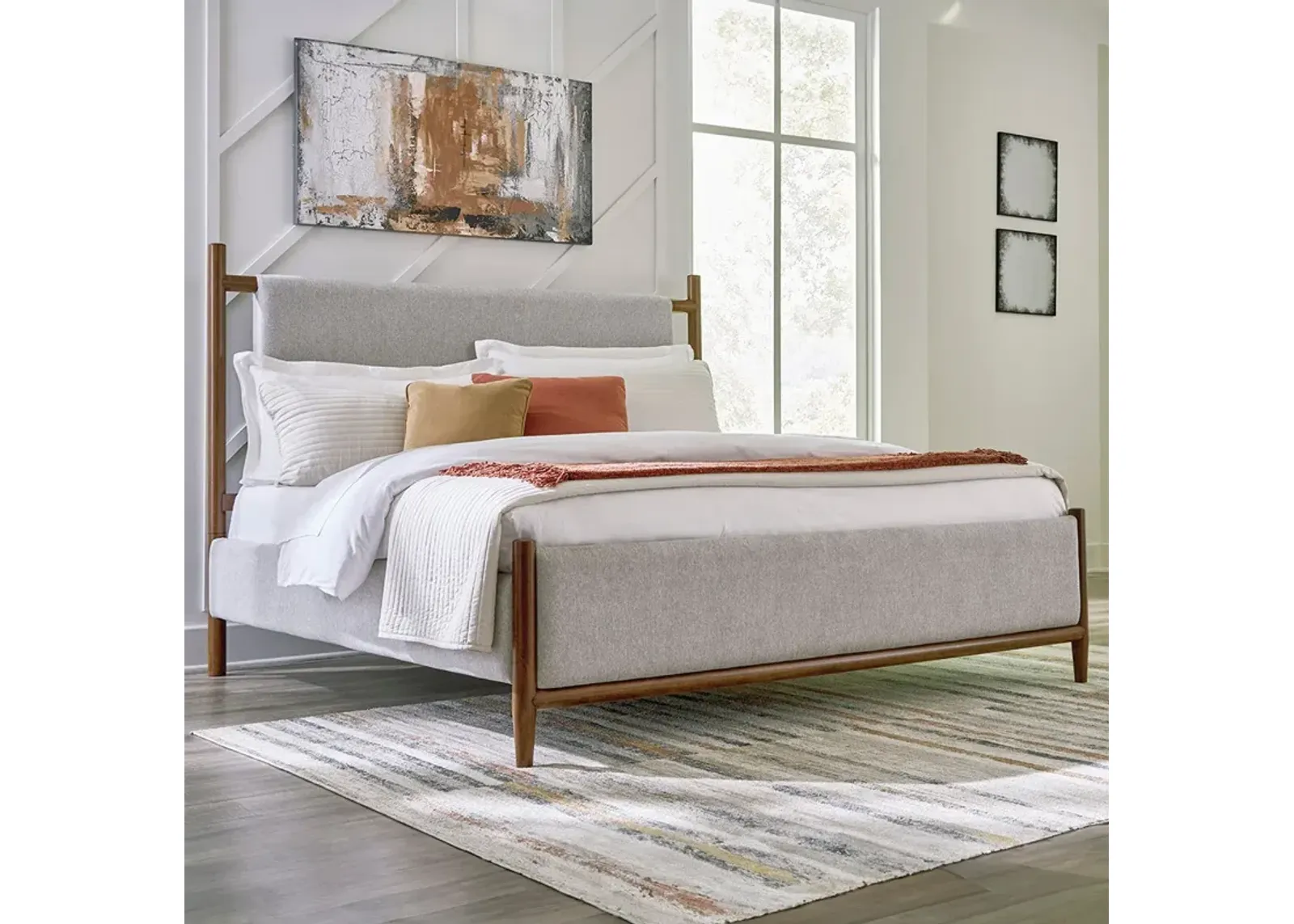 Queen Bedroom Lyncott Upholstered Bedroom Group