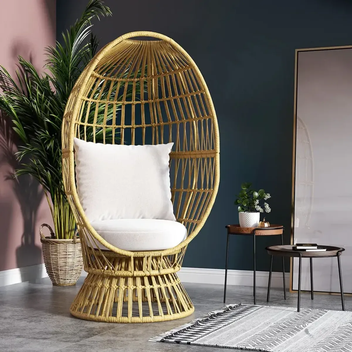Outdoor Swivel Basket Chair