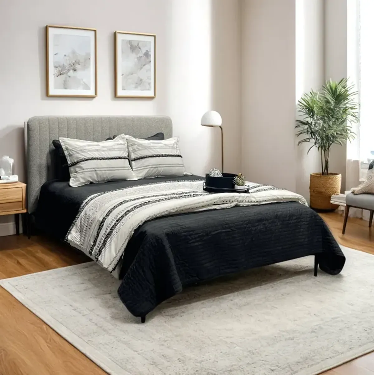 Gray / Full Mira Upholstered Bed