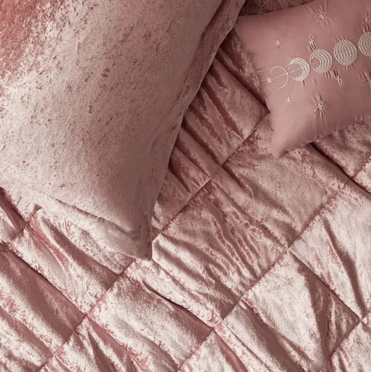 King / Cal King Felicia Reversible Velvet Comforter Set