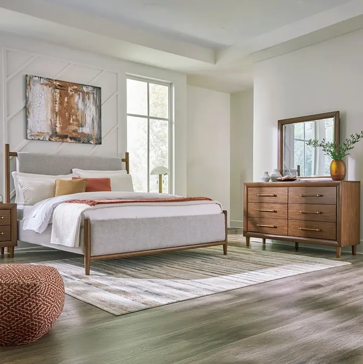 King Bedroom Lyncott Upholstered Bedroom Group