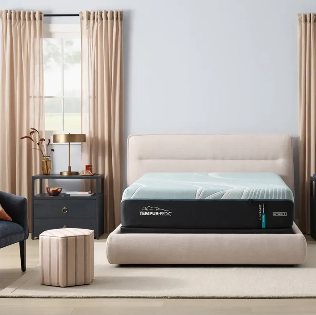 King LuxeAdapt Medium Hybrid Mattress