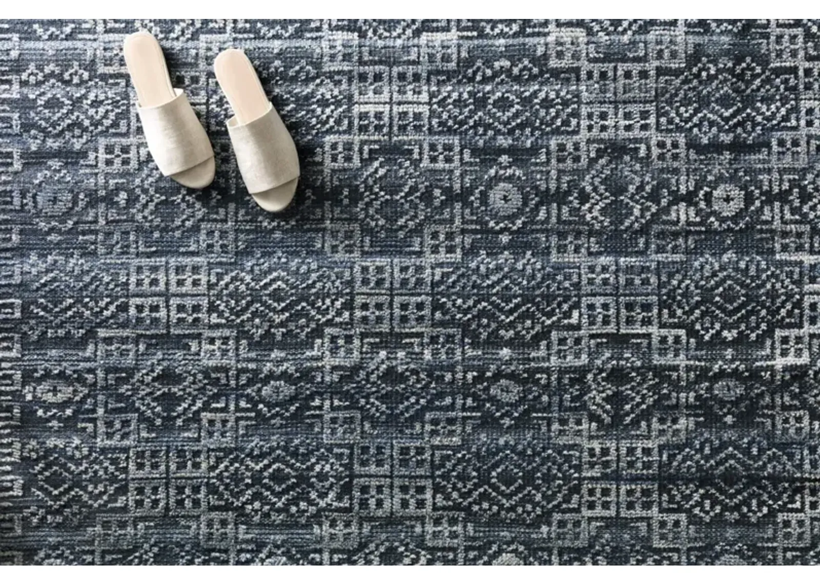 Idris Ink Area Rug - 5 6  x 8 6   