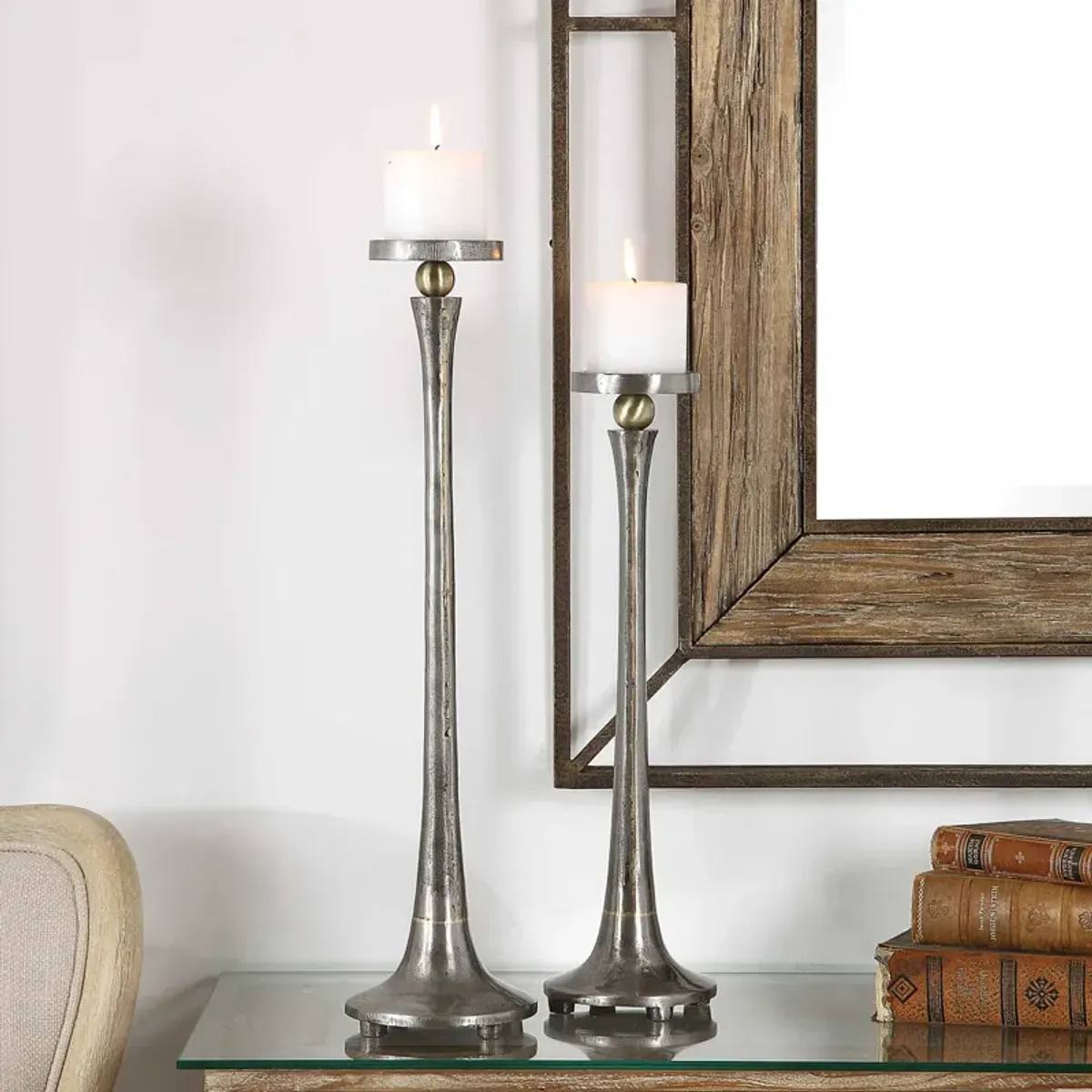 Set of 2 Aliso Metal Candleholders