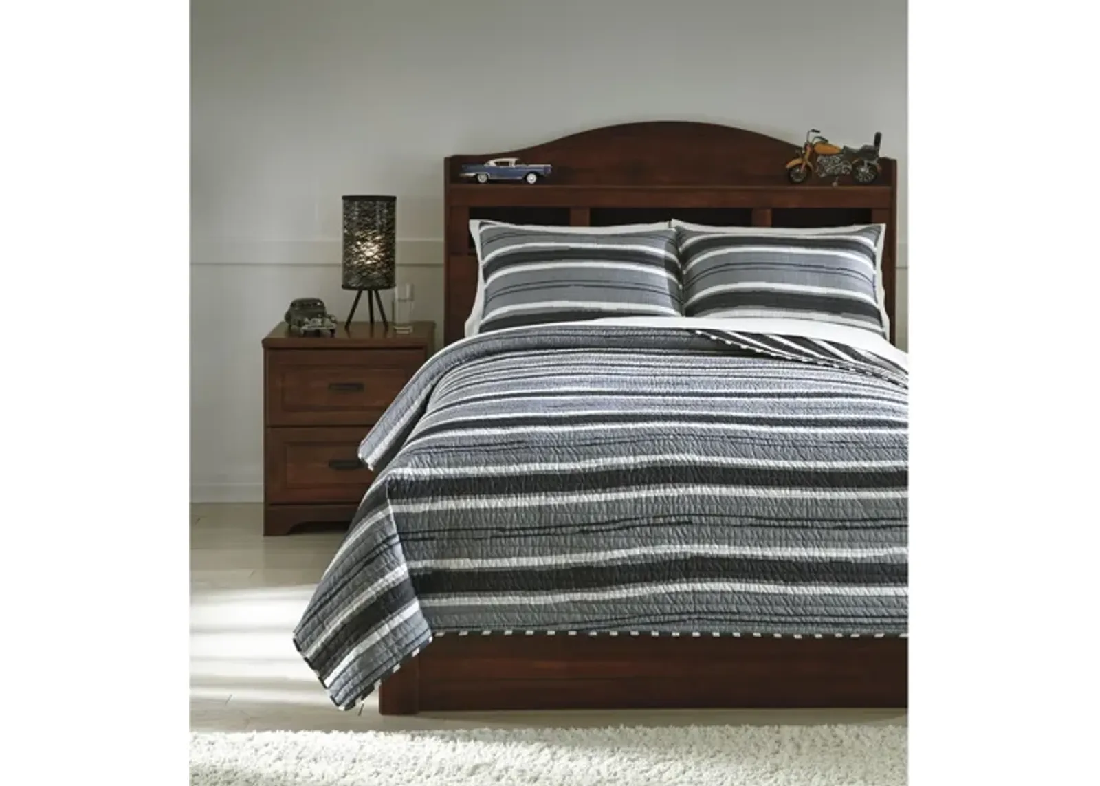 Merlin Full Coverlet Set by Ashley