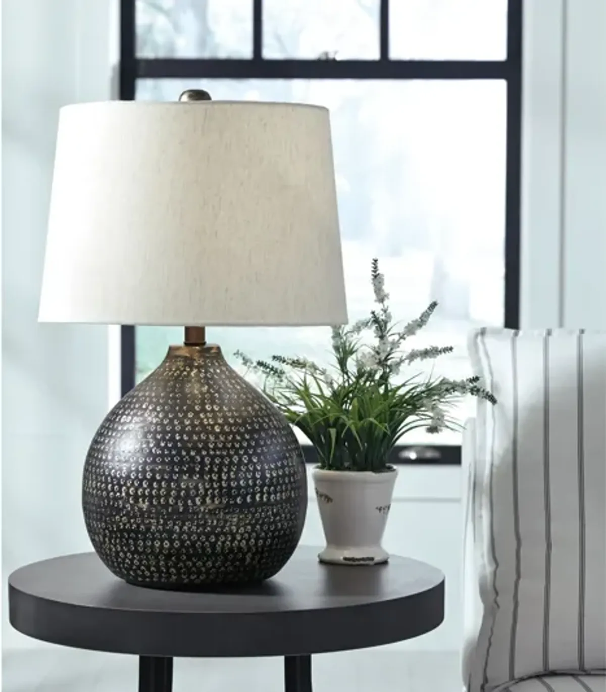 Maire Metal Table Lamp by Ashley