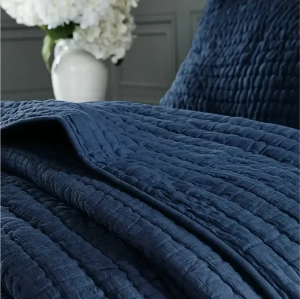 Serene Cotton Hand Quilted Blue Full/Queen Coverlet Set