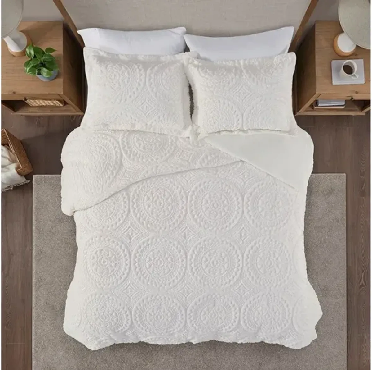 Arya Embroidered Medallion Faux Fur Ivory Ultra Plush King/Cal King Comforter Mini Set