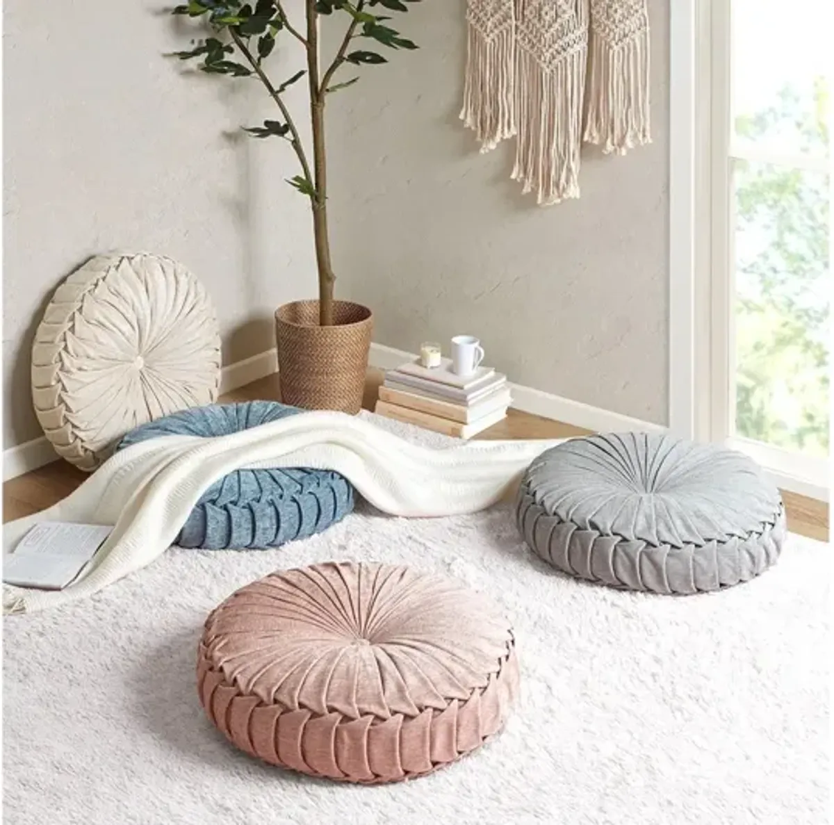 Loretta Poly Chenille Round Floor Pillow Cushion in Blush