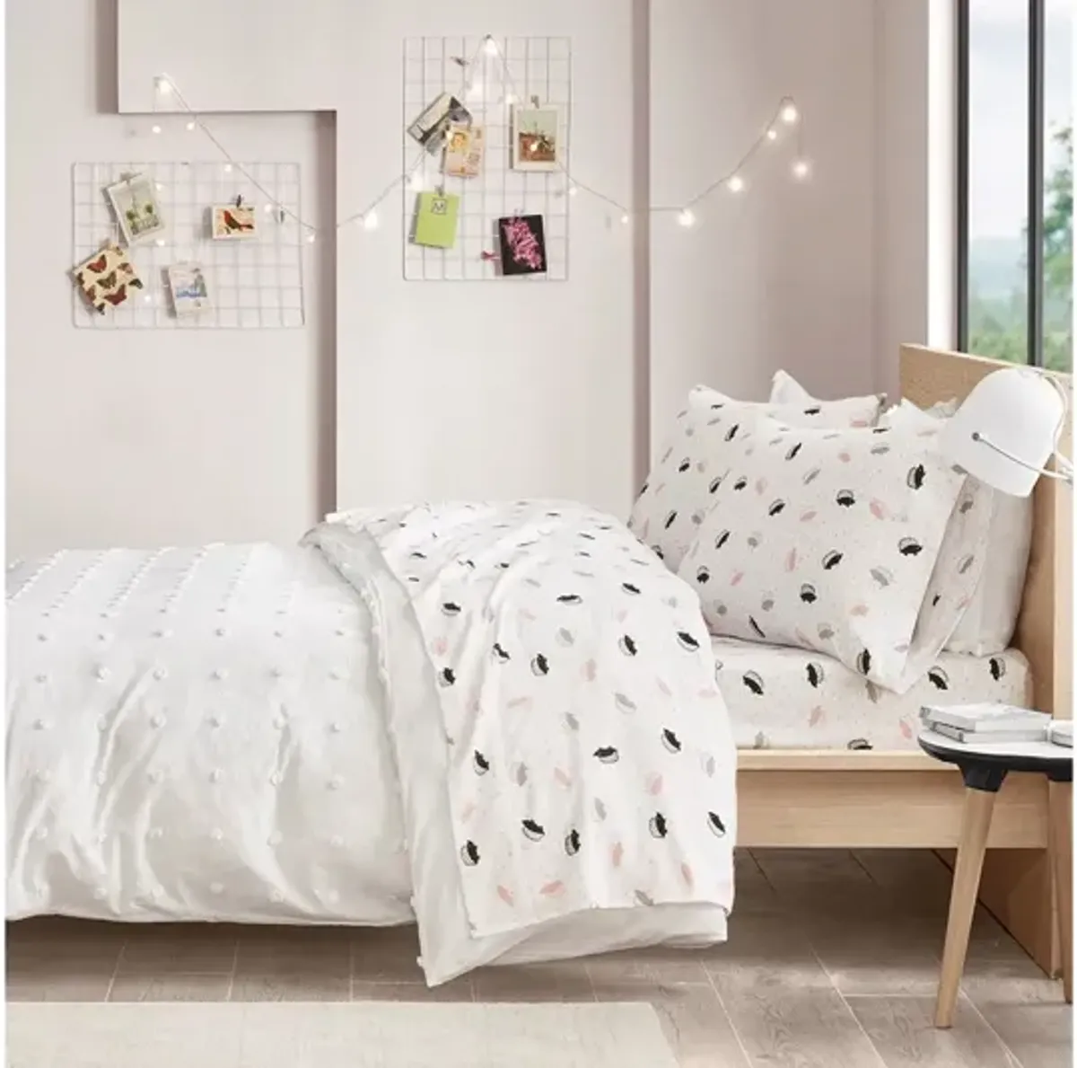 Cozy Soft Cotton Novelty Print Flannel Twin Sheet Set in Grey/Pink Hedgehogs