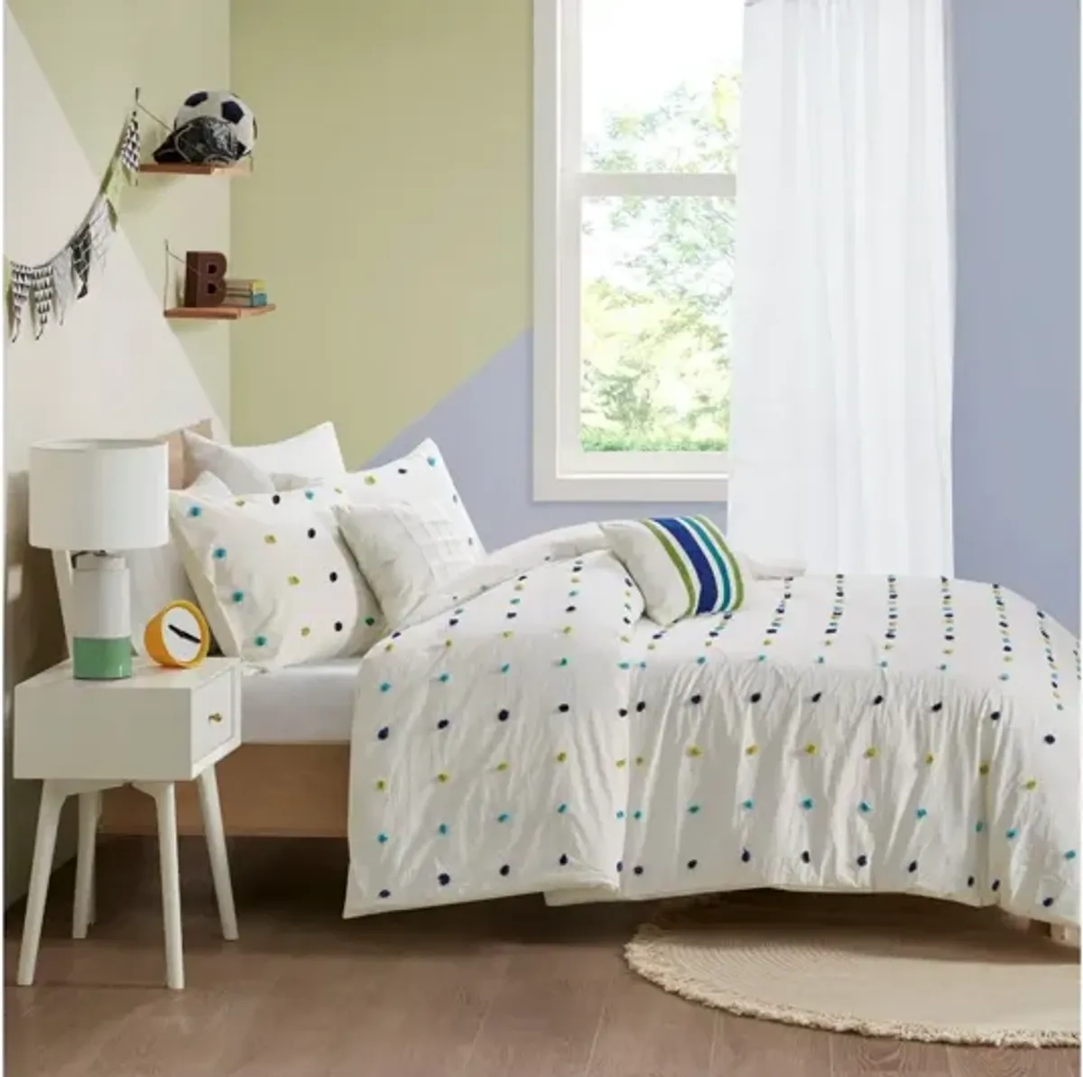 Callie Cotton Jacquard Pom Pom Twin Comforter Set in Green/Navy