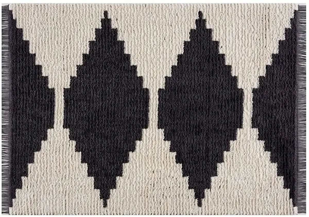 Amanda Black & Ivory 5'x7' Modern Area Rug