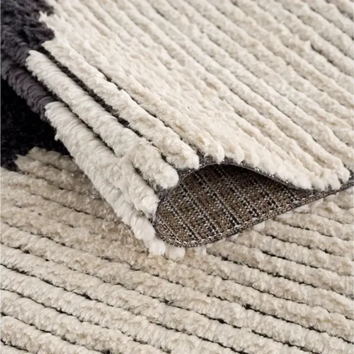 Amanda Black & Ivory 6'x9' Modern Area Rug