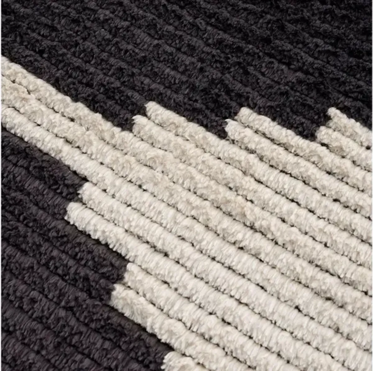 Amanda Black & Ivory 6'x9' Modern Area Rug