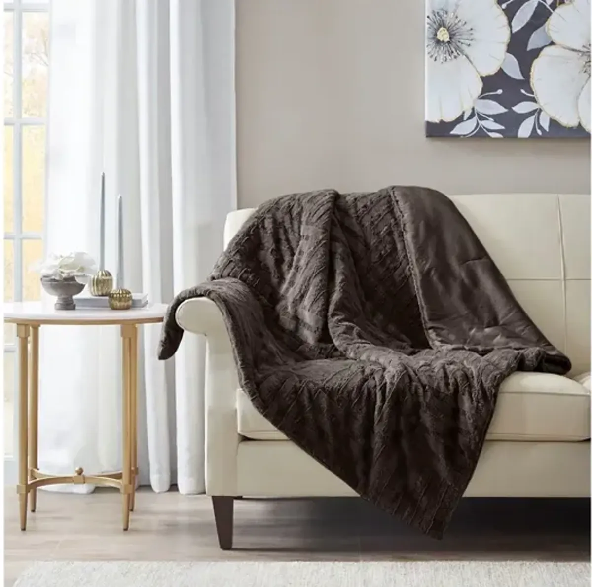 Arctic Ultra Plush Down Alternative Throw in Chocolate