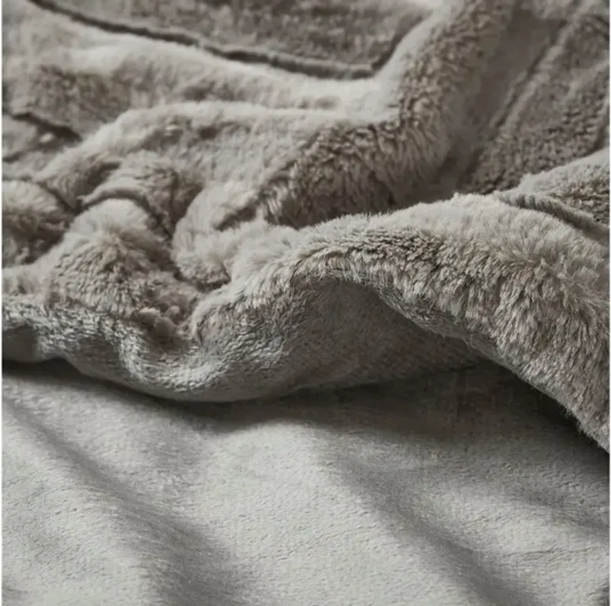 Arctic Ultra Plush Down Alternative Throw in Grey