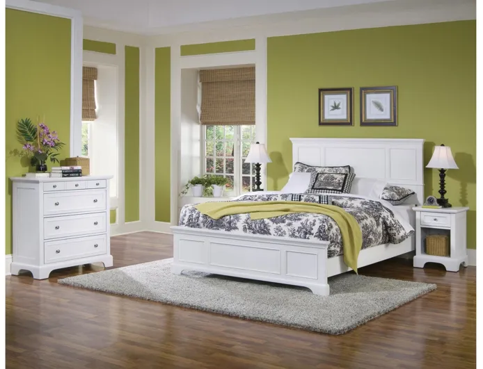 Century Queen Bed, Nightstand and Chest by homestyles