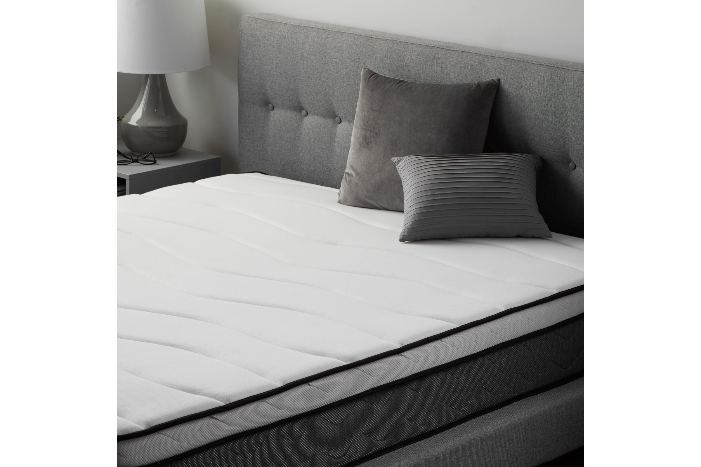 weekender 10 hybrid mattress