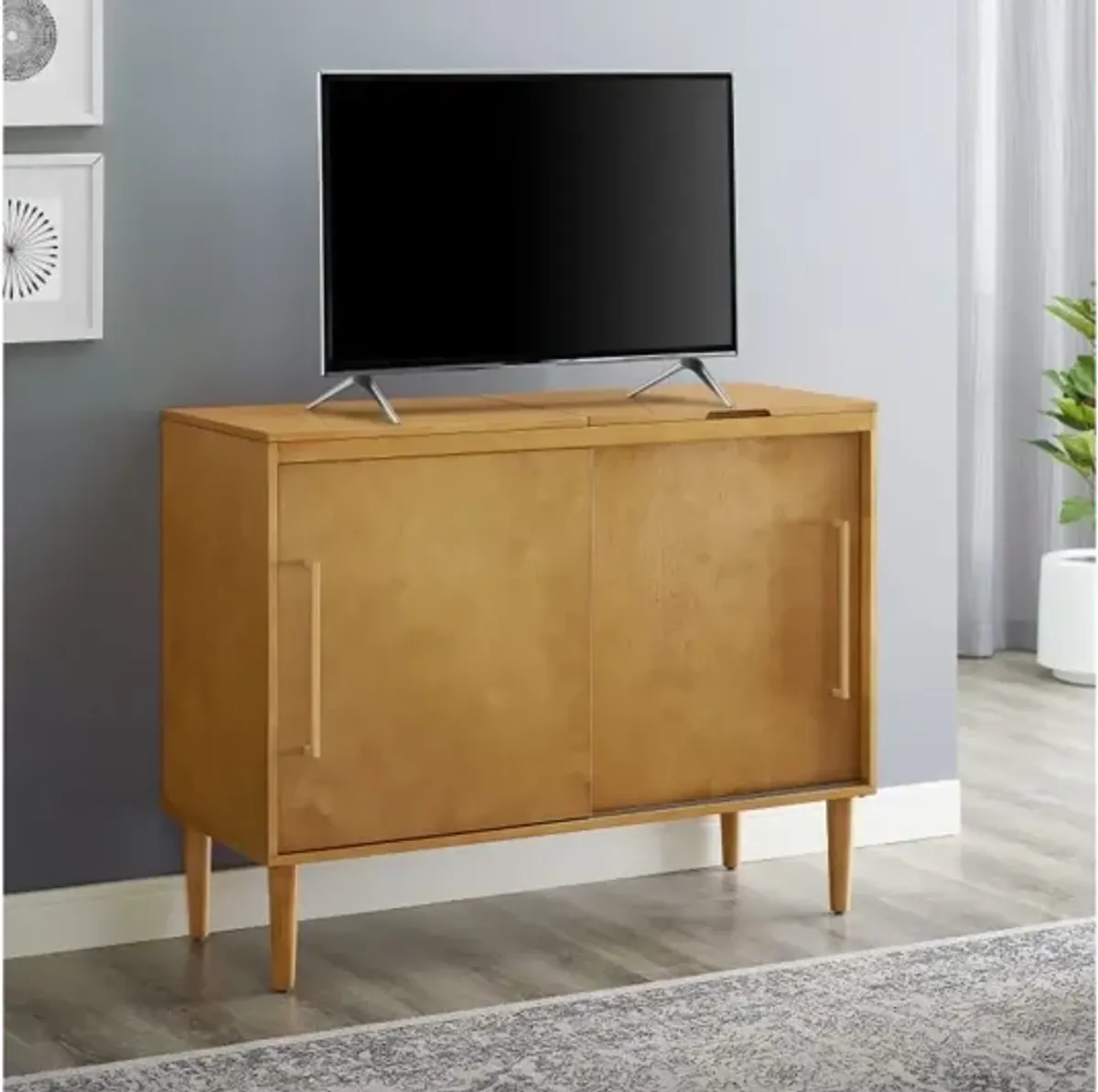 Everett Acorn Media Console