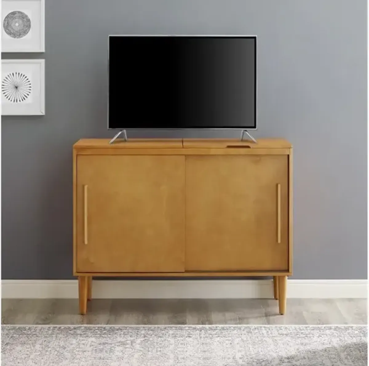 Everett Acorn Media Console