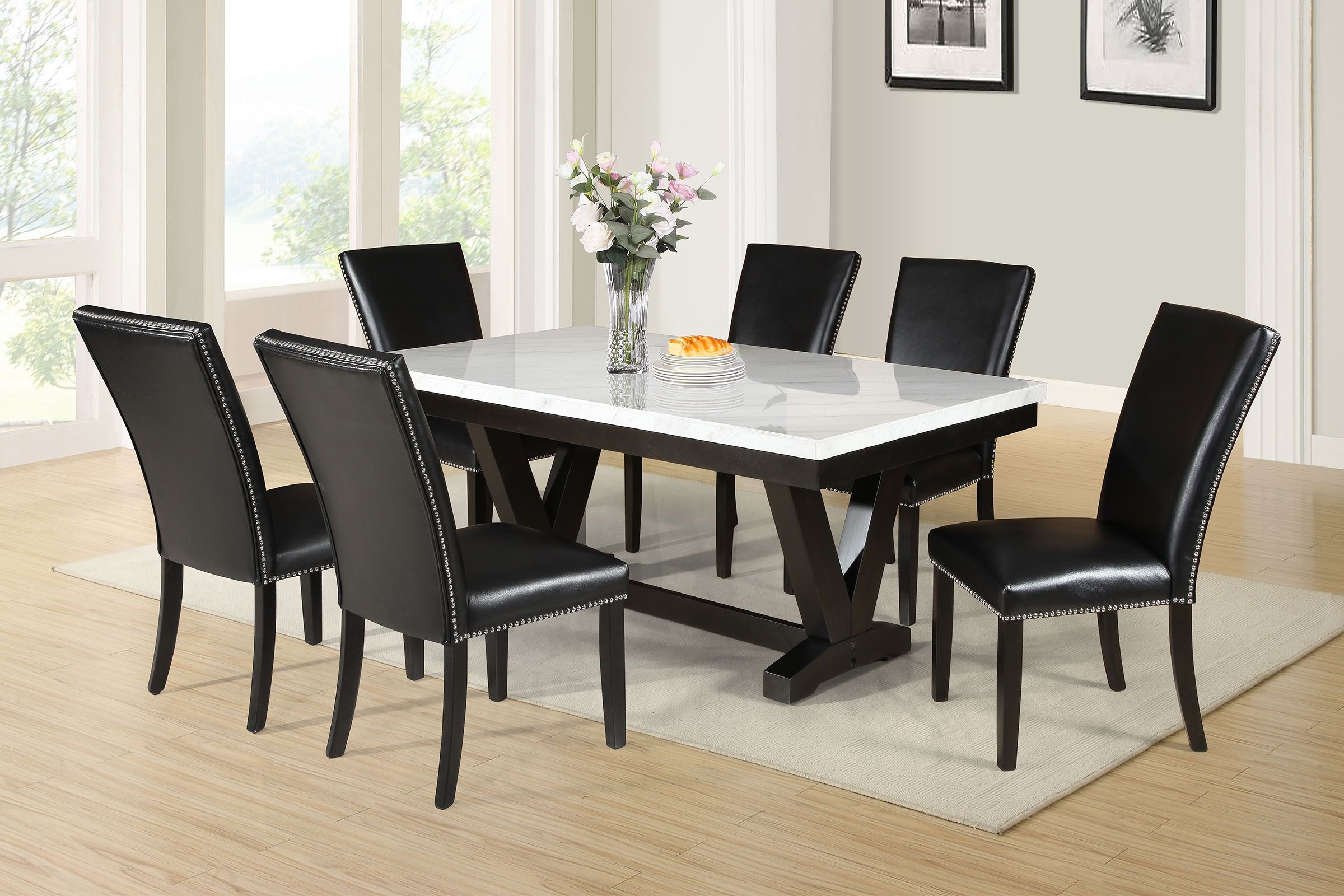 Finley Rectangular Table + 4 Chairs