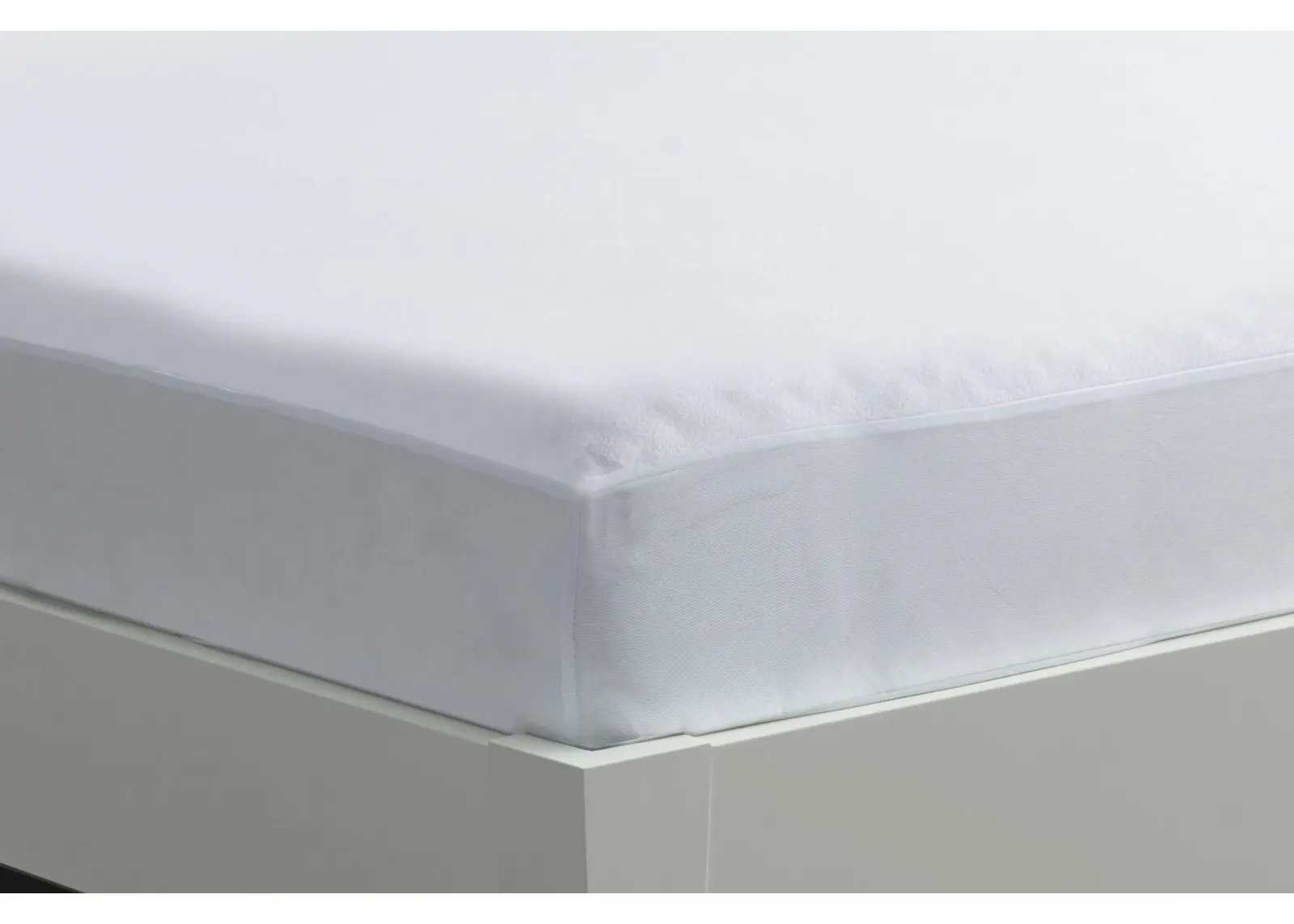 iProtect California King Mattress Protector by Bedgear