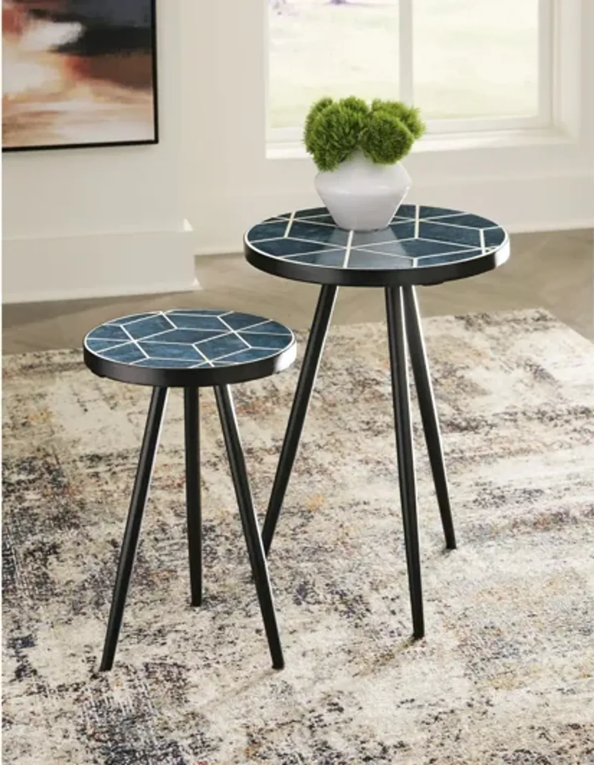 Clairbelle Accent Table (Set of 2)