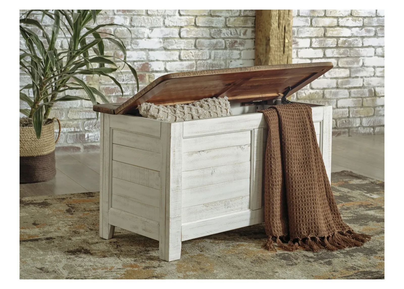 Dashbury Storage Trunk