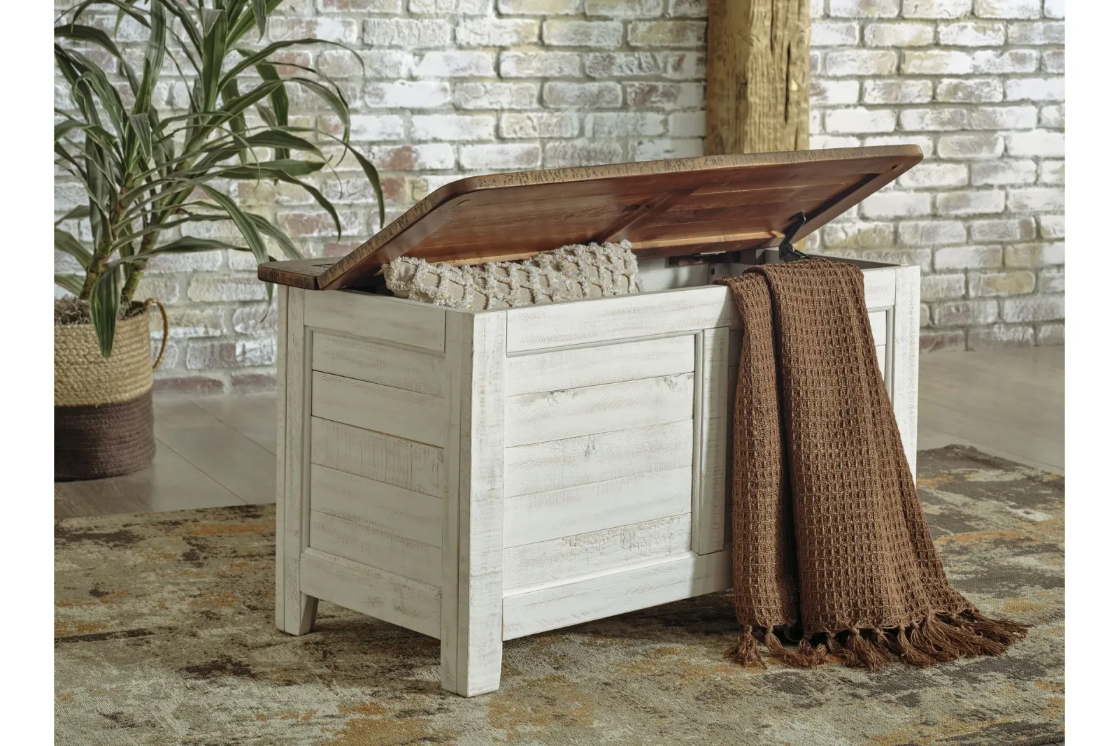 Dashbury Storage Trunk