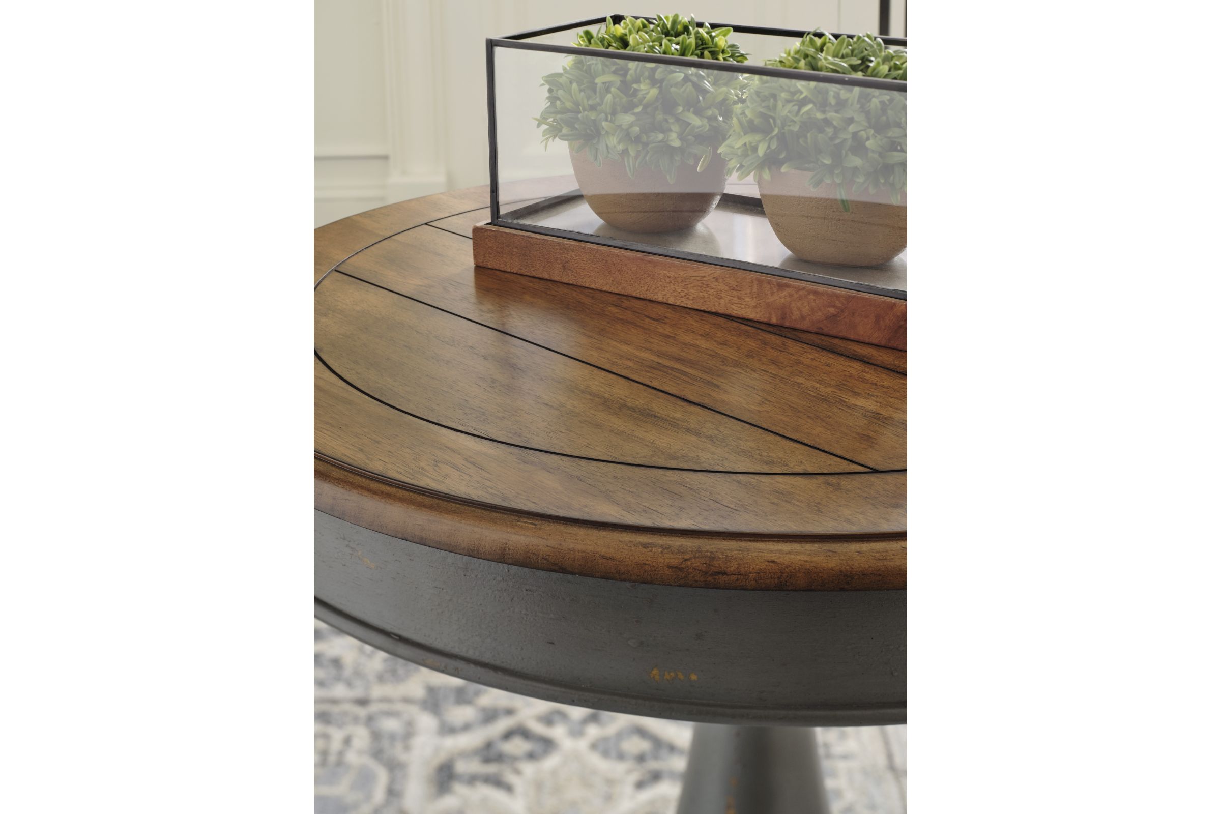 Mirimyn Accent Table
