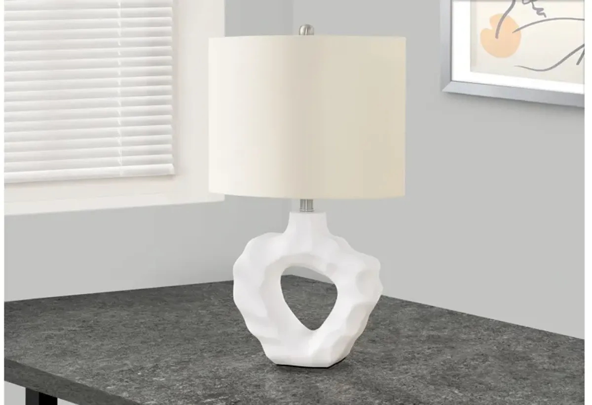 Rippled Cream Resin Table Lamp