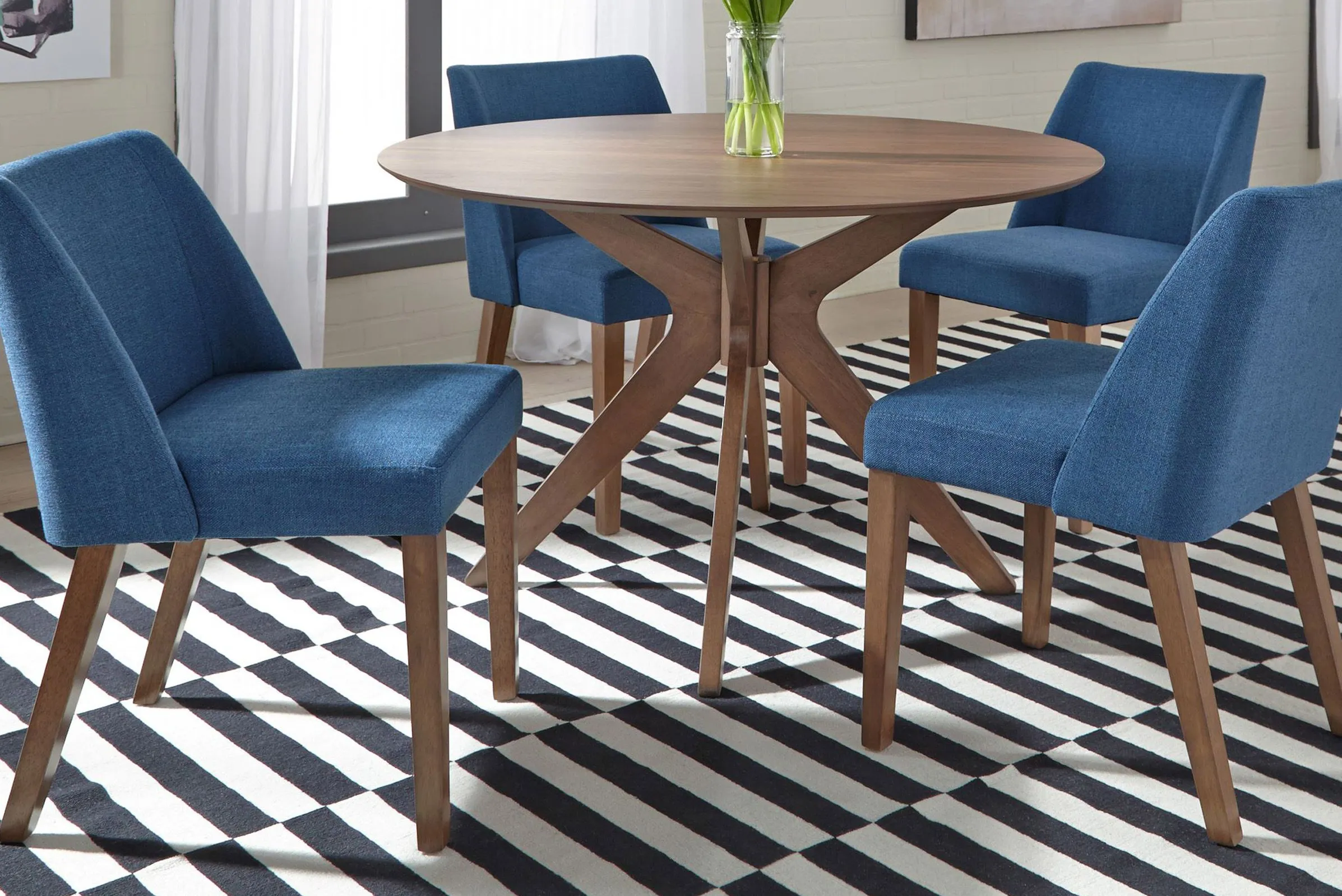 Quinn Table + 4 Blue Chairs
