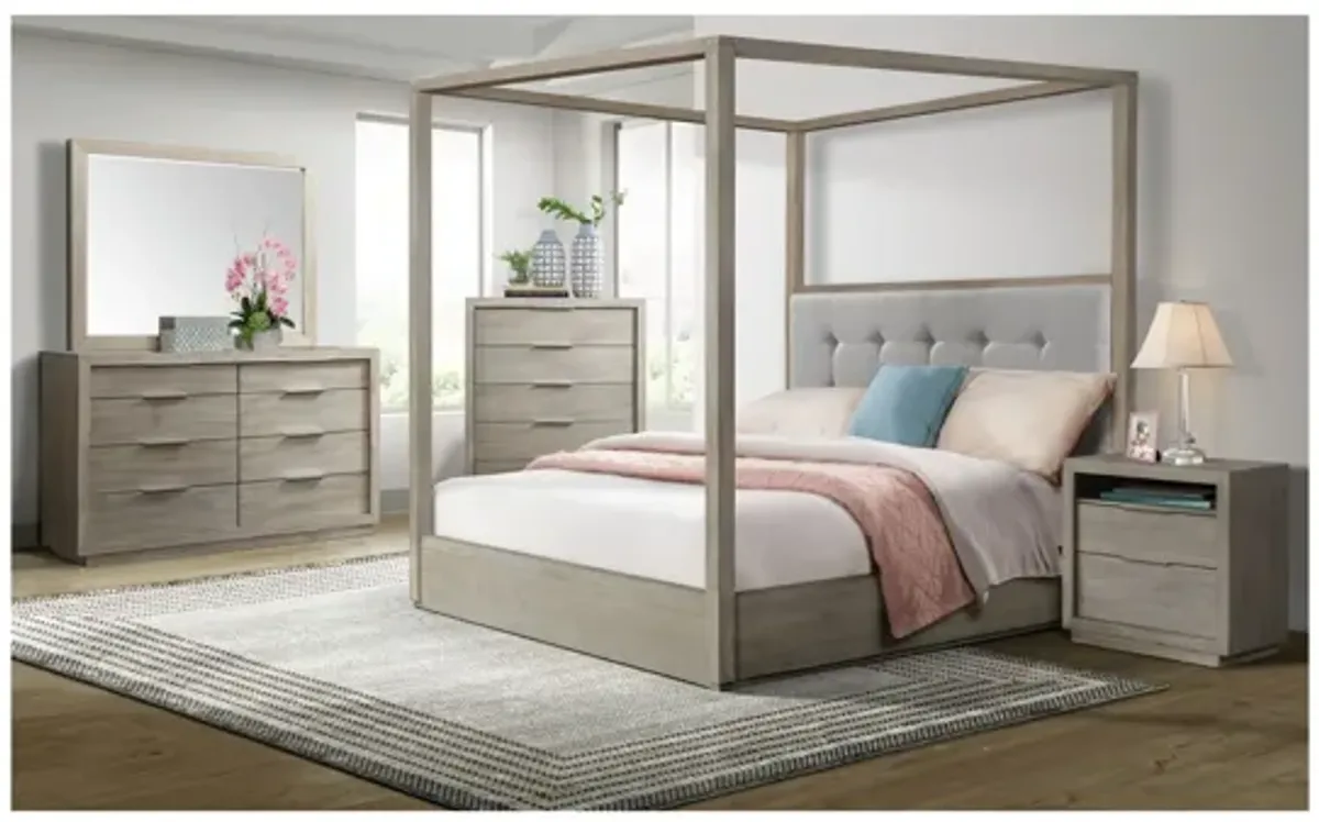 Bella Canopy Queen Bed