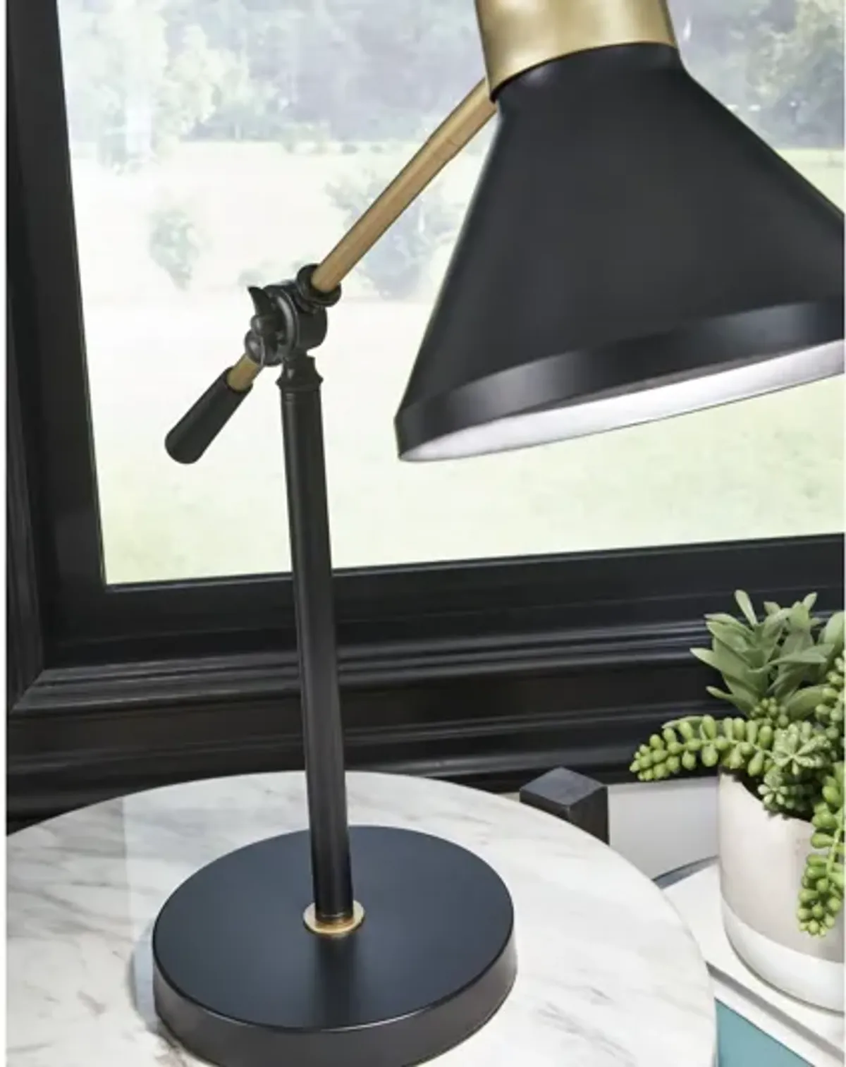 Garville Metal Desk Lamp