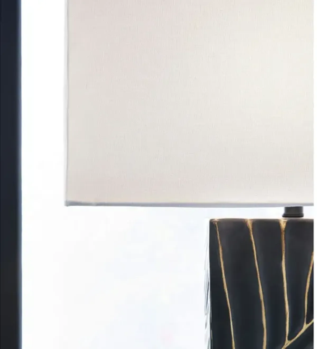 Bartlen Poly Table Lamp