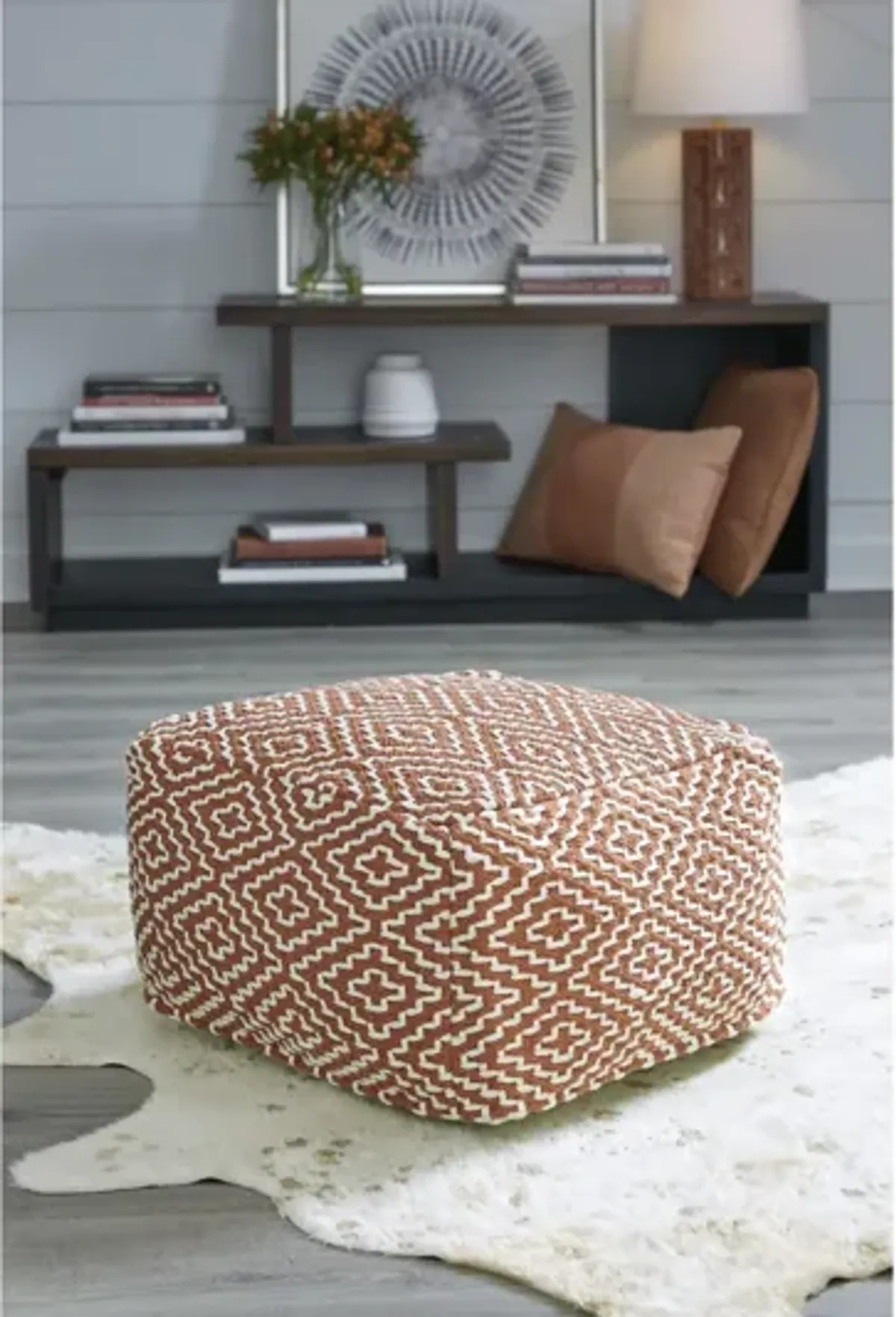 Brynnsen Pouf