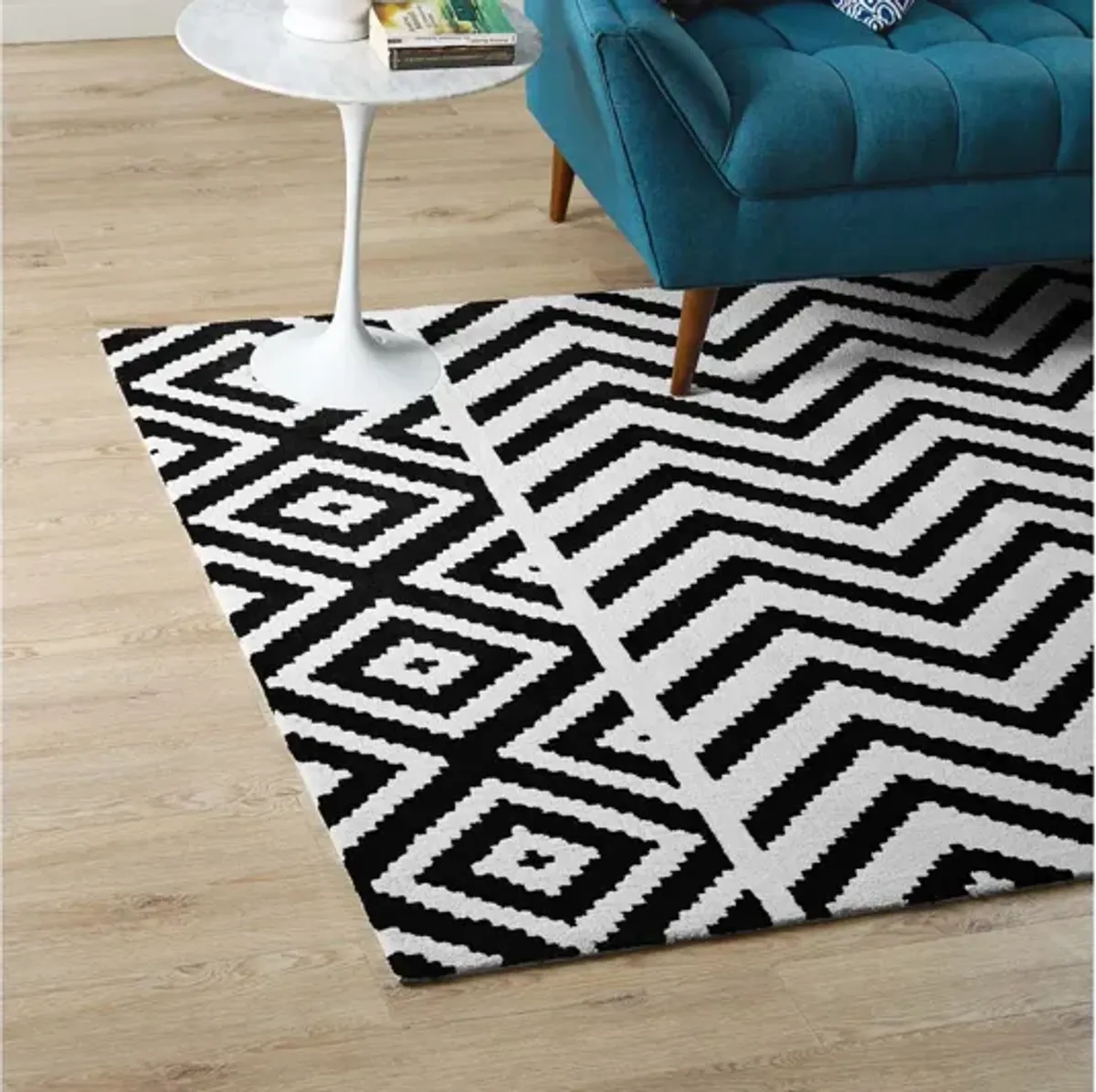 Ailani Geometric Chevron / Diamond 8x10 Area Rug