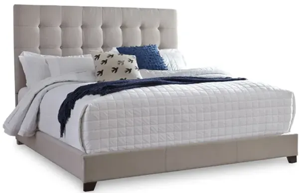Dolante Queen Upholstered Bed