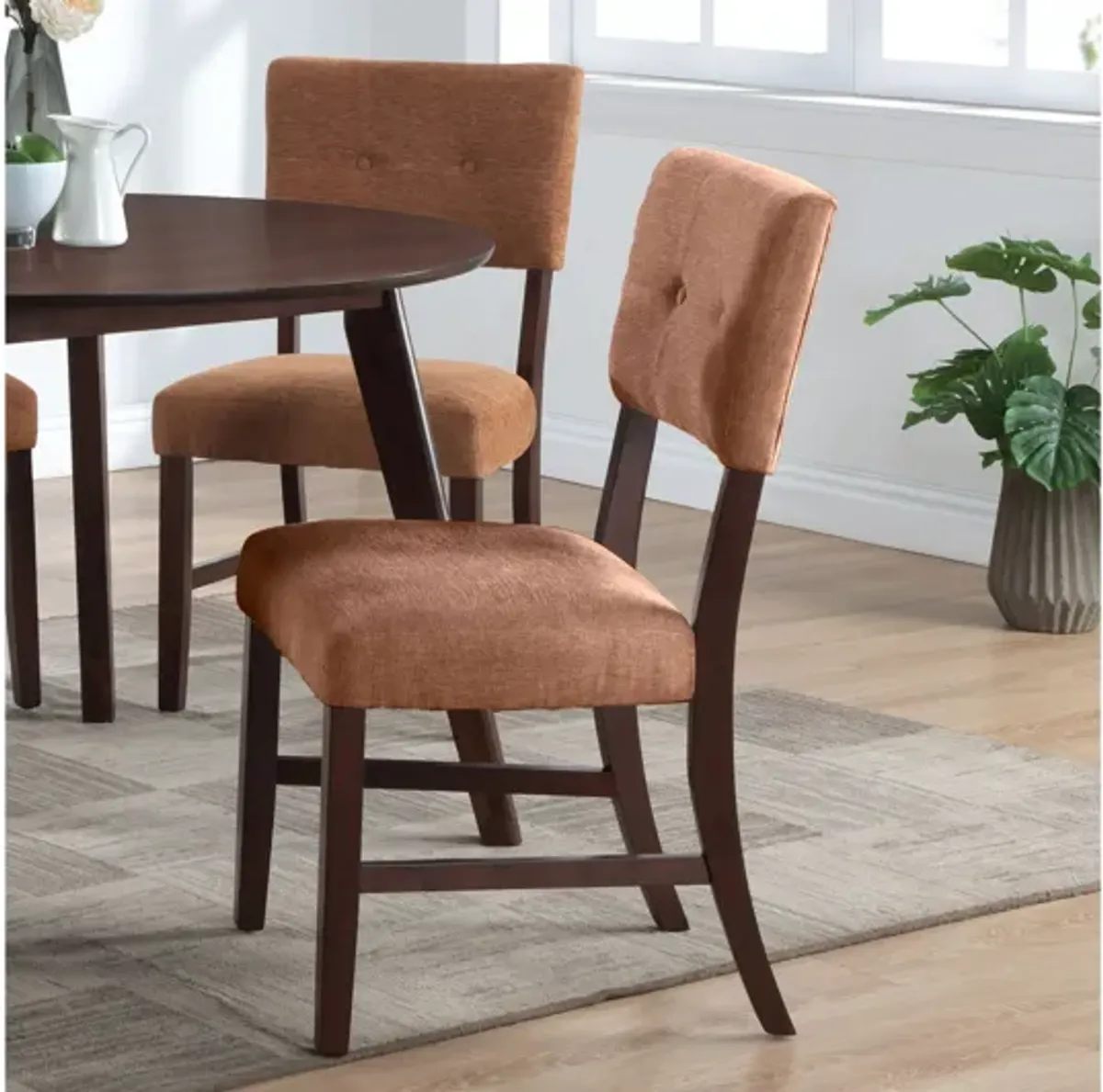 Ellis 47" Round Table + 4 Rust Chairs