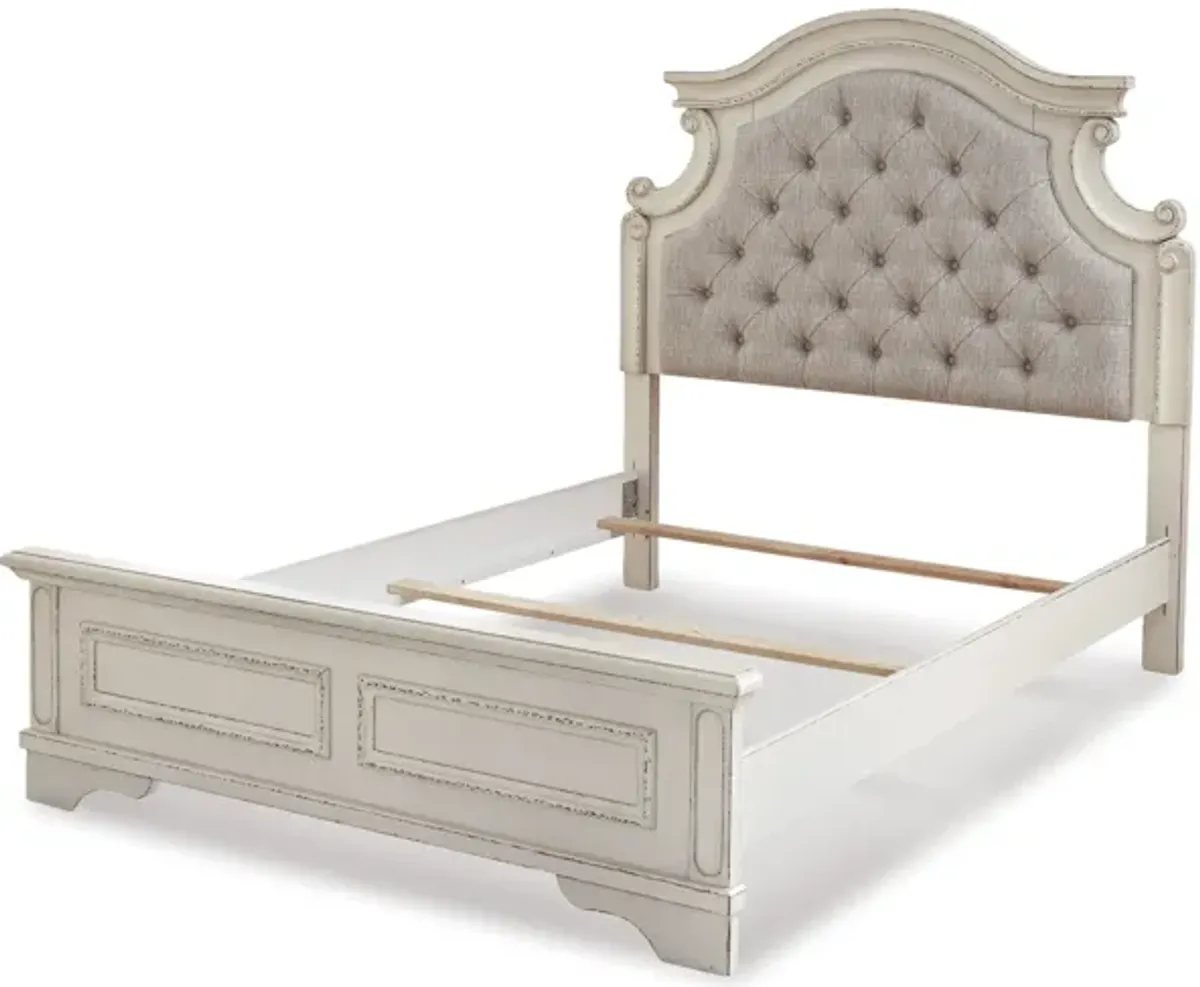 Realyn Full Panel Bed