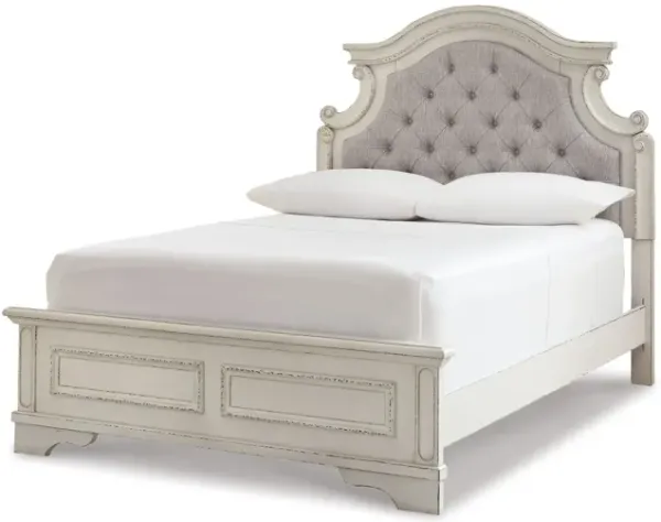 Realyn Full Panel Bed