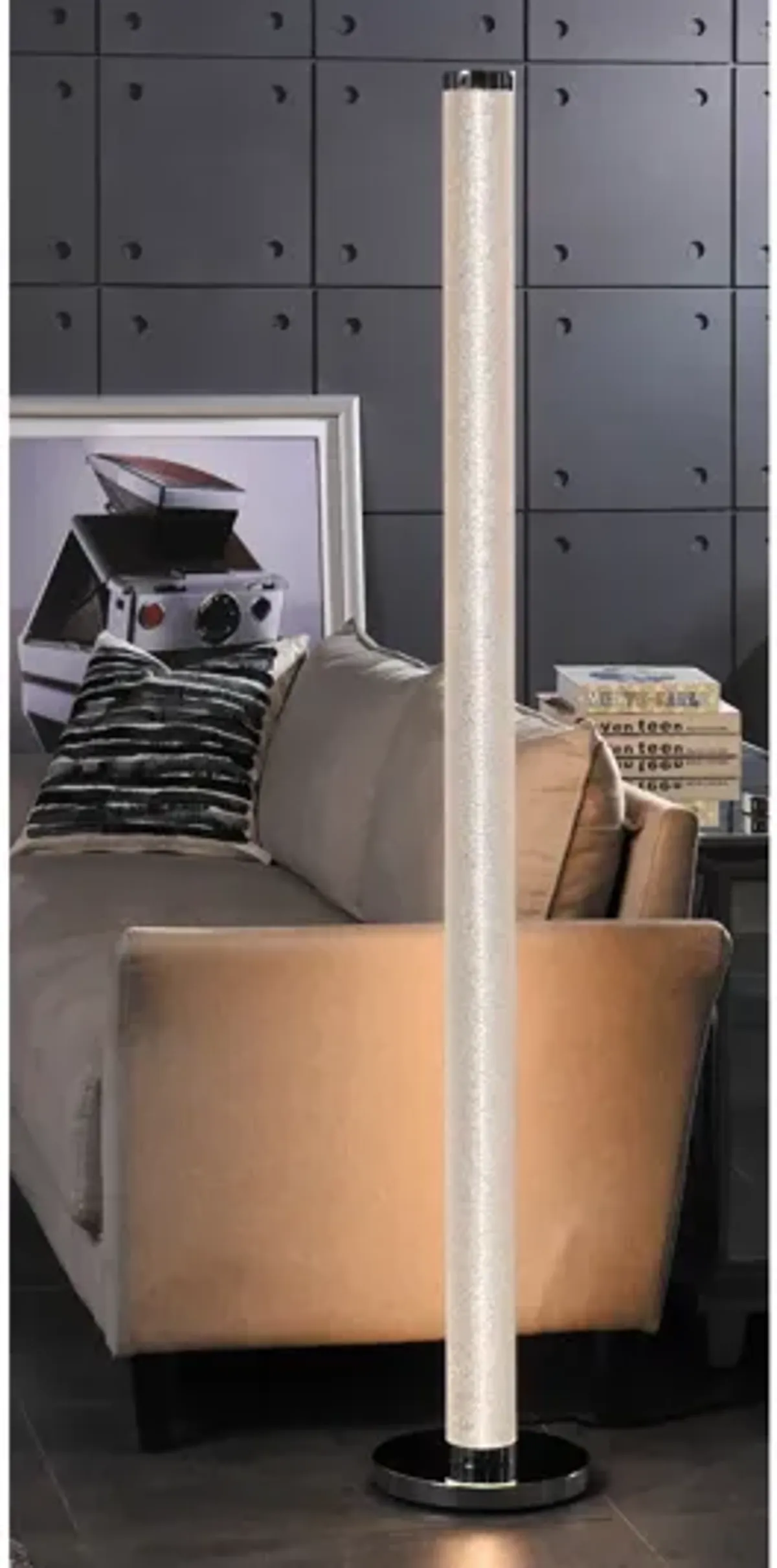 Quilla Floor Lamp