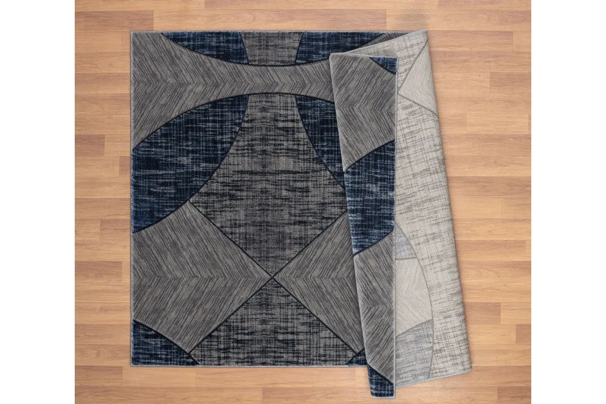 Alexia  3'9" x 5'9" Area Rug