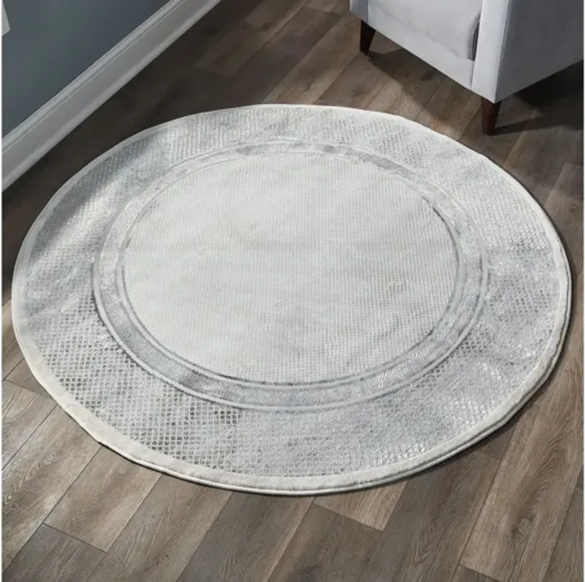 Omari 5'3'' Round Rug