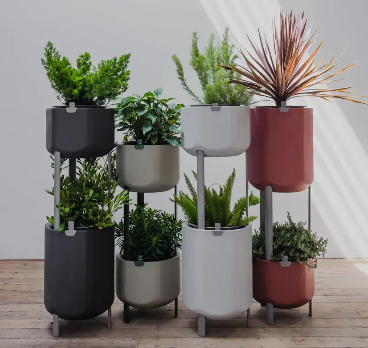 Small Self-Watering Planter - Marly Garden - Friends of Heller Deep Indigo / Legs for Stacking