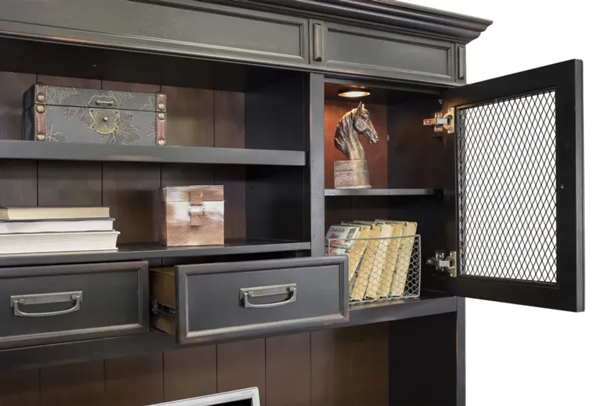 Astoria Black Hutch