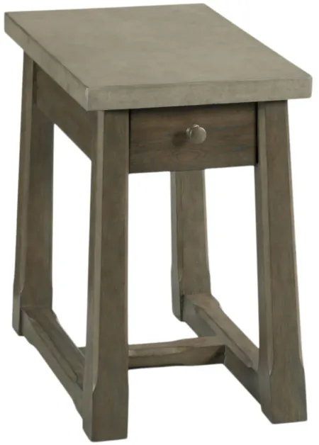 Windom Chairside Table