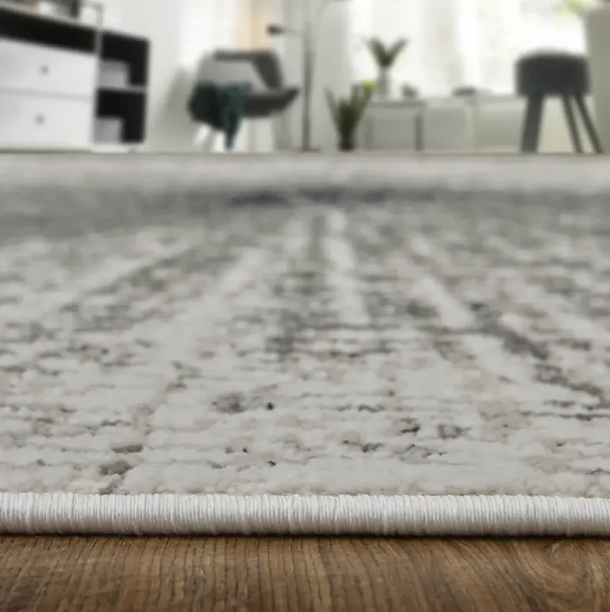 Micah Jump Ivory Silver 3 11  x 6 0  Area Rug