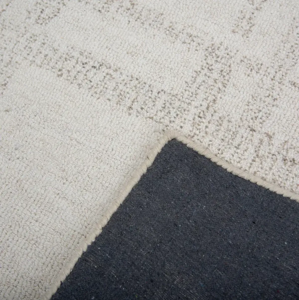 Montane 2 Spikes Ivory Area Rug - 6 0  X 9 0 